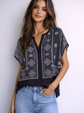 BCBGMaxAzria Black and White Geo Print V-Neck Women's Top